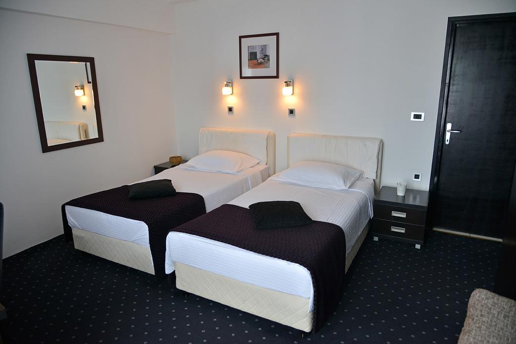 Guest House Amico Vranje Kamer foto